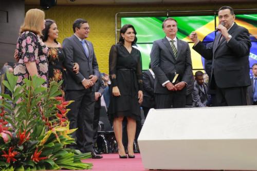 Em culto, em Manaus, Bolsonaro diz que novo ministro do STF será evangélico Em culto, em Manaus, Bolsonaro diz que novo ministro do STF será evangélico