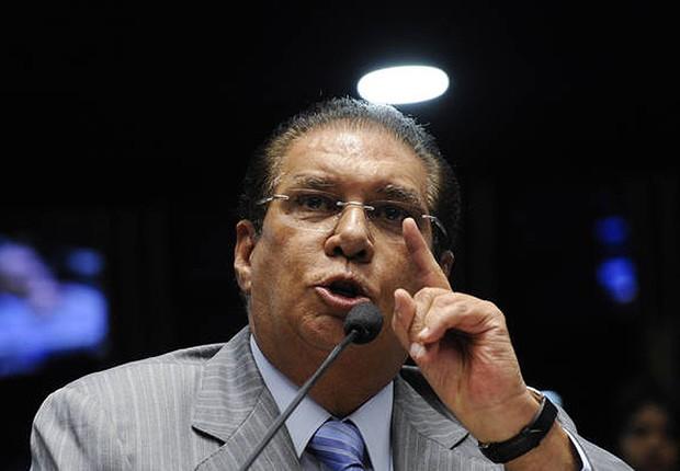 PF encontra dossiê contra Jader Barbalho em buscas na casa de ex-senador PF encontra dossiê contra Jader Barbalho em buscas na casa de ex-senador