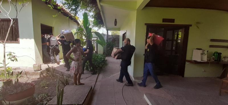 Juiz mantém prisão de brigadistas suspeitos de incendiar APA, em Alter do Chão Juiz mantém prisão de brigadistas suspeitos de incendiar APA, em Alter do Chão