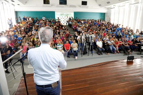 Prefeito anuncia entrega de 500 casas do conjunto Manauara 2 Prefeito anuncia entrega de 500 casas do conjunto Manauara 2