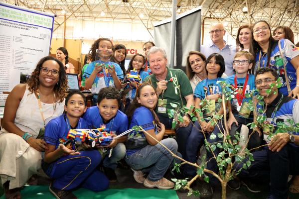 Na FesPIM, Arthur diz que desenvolvimento da Amazônia passa pela garantia na educação Na FesPIM, Arthur diz que desenvolvimento da Amazônia passa pela garantia na educação