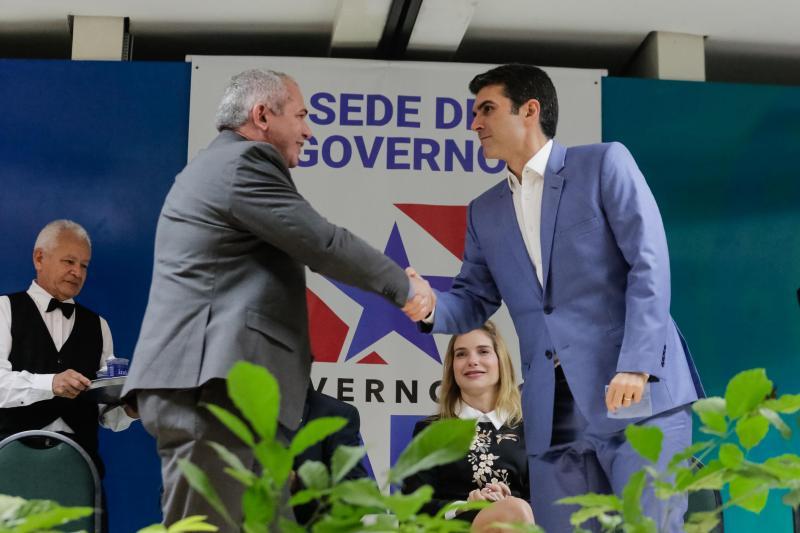 Fogo em Alter ‘foi para vender lotes e tem policial por trás’, diz prefeito de Santarém, em áudio Fogo em Alter ‘foi para vender lotes e tem policial por trás’, diz prefeito de Santarém, em áudio