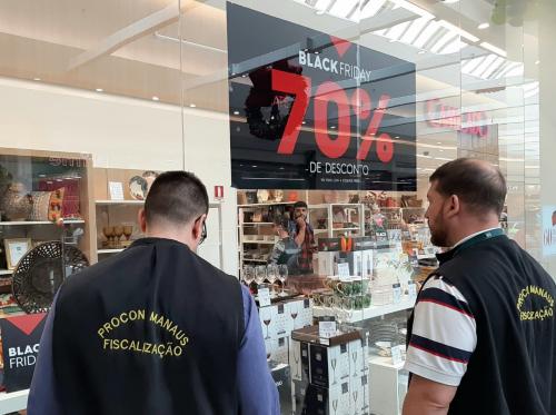 Oito estabelecimentos são autuados pelo Procon Manaus durante 'Black Friday' Oito estabelecimentos são autuados pelo Procon Manaus durante 'Black Friday'