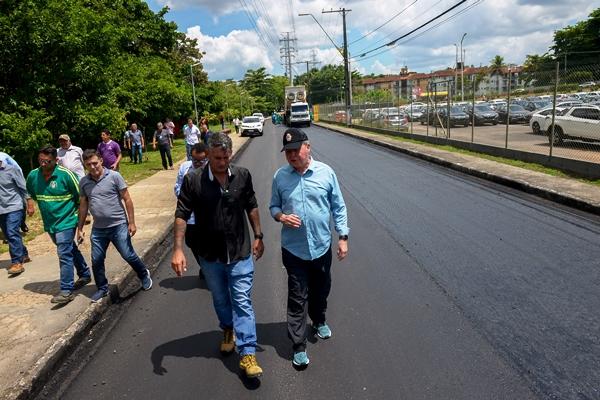 'Requalifica 2' leva recapeamento a corredores viários do Parque Dez, em Manaus 'Requalifica 2' leva recapeamento a corredores viários do Parque Dez, em Manaus