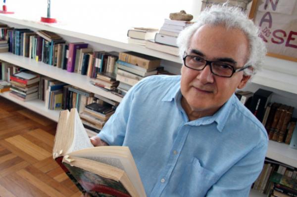 Milton Hatoum lança livro 'Pontos de Fuga' na UEA Milton Hatoum lança livro 'Pontos de Fuga' na UEA