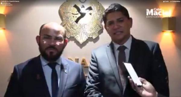 Parintins receberá duas novas ambulâncias e uma 'ambulancha', anuncia Bi Garcia Parintins receberá duas novas ambulâncias e uma 'ambulancha', anuncia Bi Garcia