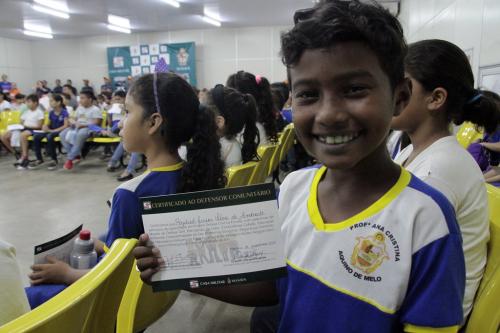 Prefeitura de Manaus certifica alunos do projeto ‘Defesa Civil na Escola’ Prefeitura de Manaus certifica alunos do projeto ‘Defesa Civil na Escola’
