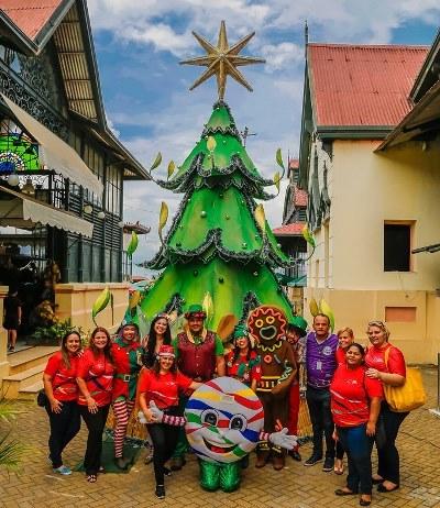 ‘Natal do Abraço’ é realizado no Mercado Adolpho Lisboa, em Manaus ‘Natal do Abraço’ é realizado no Mercado Adolpho Lisboa, em Manaus