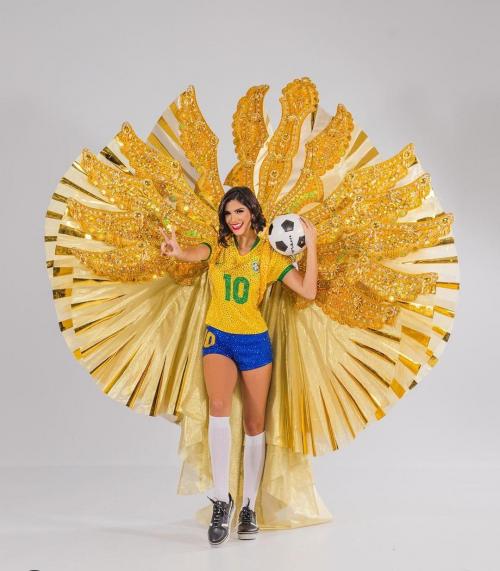 Na preliminar do Miss Universo, Júlia Horta homenageia futebol feminino Na preliminar do Miss Universo, Júlia Horta homenageia futebol feminino