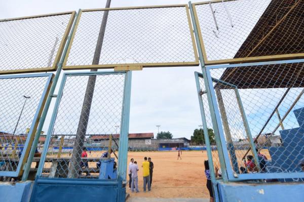 Seinfra inicia reformas de complexos socioesportivos no Mutirão, em Manaus Seinfra inicia reformas de complexos socioesportivos no Mutirão, em Manaus