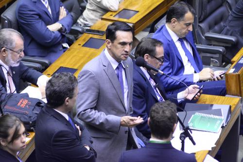 Em voto favorável, Sidney Leite defende expansão da internet no país Em voto favorável, Sidney Leite defende expansão da internet no país