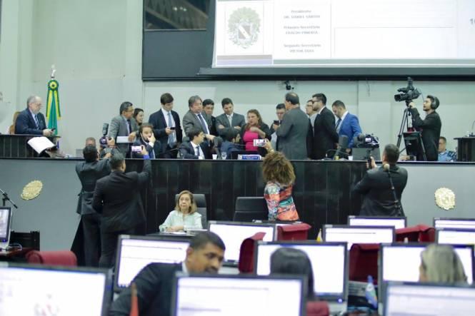 Deputados mantêm a criação da Divisão de Polícia Judiciária Militar para investigar crimes militares Deputados mantêm a criação da Divisão de Polícia Judiciária Militar para investigar crimes militares