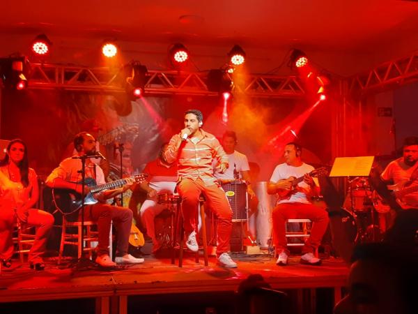 Sebastião Junior faz show em comemoração aos 10 anos no Garantido Sebastião Junior faz show em comemoração aos 10 anos no Garantido