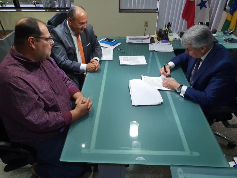 Incra, UFPA e Ministério Público assinam acordo de gestão agrária e ambiental no Pará Incra, UFPA e Ministério Público assinam acordo de gestão agrária e ambiental no Pará