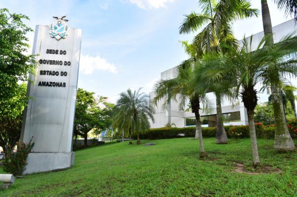 Segunda parcela do 13º salário dos servidores começou a ser paga hoje (19) Segunda parcela do 13º salário dos servidores começou a ser paga hoje (19)