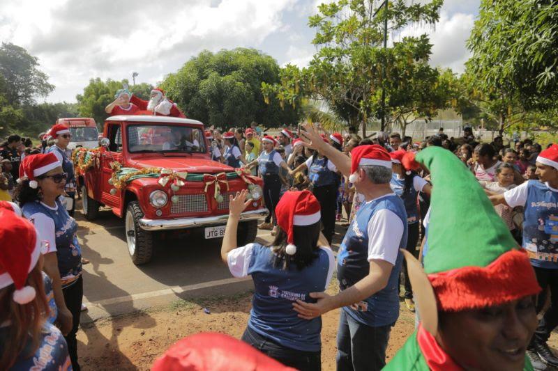Papai Noel vai ao Parque da Cidade, distribuir brinquedos para crianças Papai Noel vai ao Parque da Cidade, distribuir brinquedos para crianças