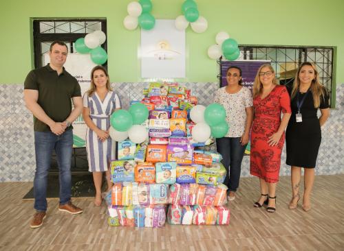 Detran-AM e FPS doam cerca de 400 fraldas descartáveis ao abrigo Monte Salém Detran-AM e FPS doam cerca de 400 fraldas descartáveis ao abrigo Monte Salém