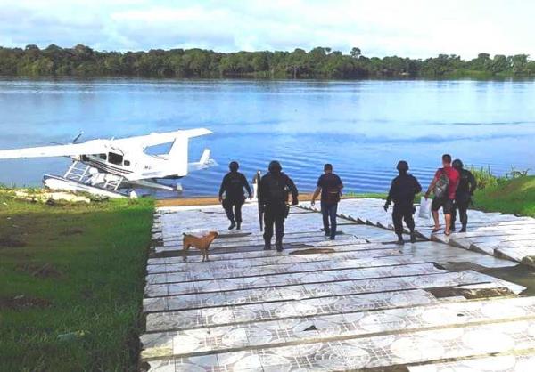 Operação do MP/AM prende dois cabos da PM, em Maraã, por tráfico de drogas Operação do MP/AM prende dois cabos da PM, em Maraã, por tráfico de drogas