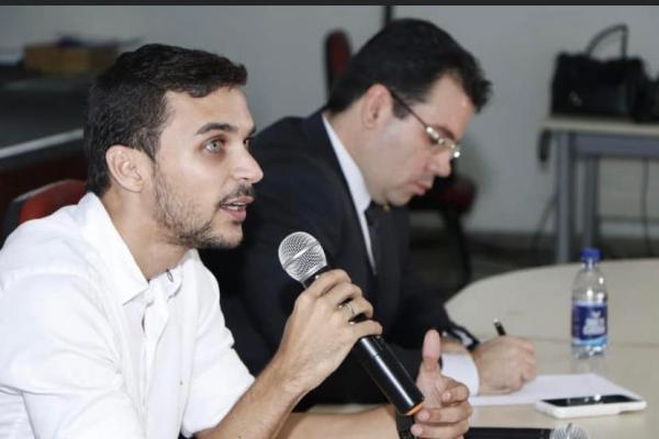 Prints e áudios apontam suposto 'esquema' de Wilker Barreto em manifestação contra o Governo do AM Prints e áudios apontam suposto 'esquema' de Wilker Barreto em manifestação contra o Governo do AM