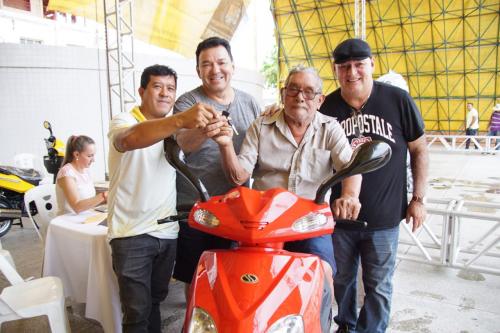 Prefeitura de Parintins entrega motos 0 km e TVs em sorteio do IPTU premiado Prefeitura de Parintins entrega motos 0 km e TVs em sorteio do IPTU premiado