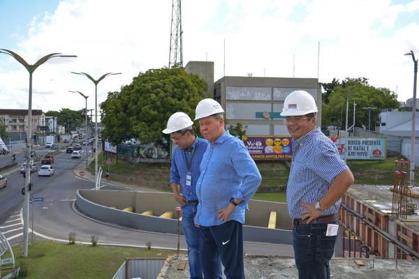 Prefeito vistoria avanço da obra de instalação do Centro de Controle da Cidade Prefeito vistoria avanço da obra de instalação do Centro de Controle da Cidade