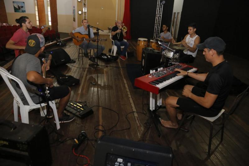 Show 'Imbiara na Amazônia' no palco da Casa da Cultura com Zé Azevedo e Banda Show 'Imbiara na Amazônia' no palco da Casa da Cultura com Zé Azevedo e Banda