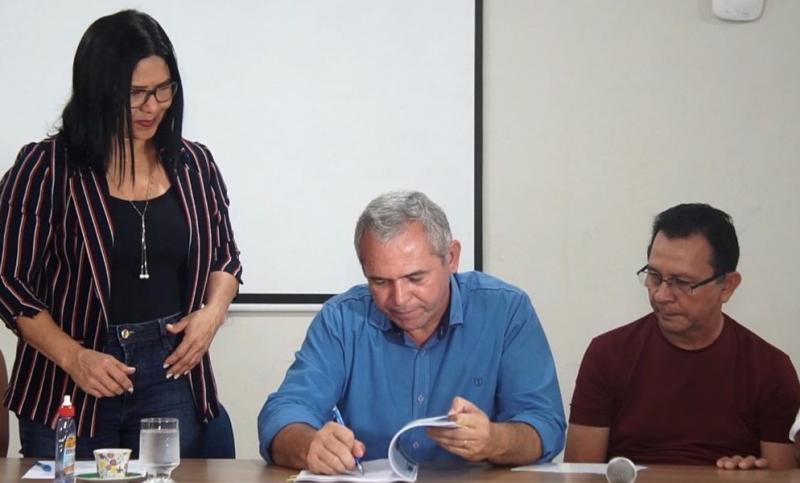 Prefeitura investe mais de R$3 milhões em reforma e ampliação de escolas na cidade Prefeitura investe mais de R$3 milhões em reforma e ampliação de escolas na cidade