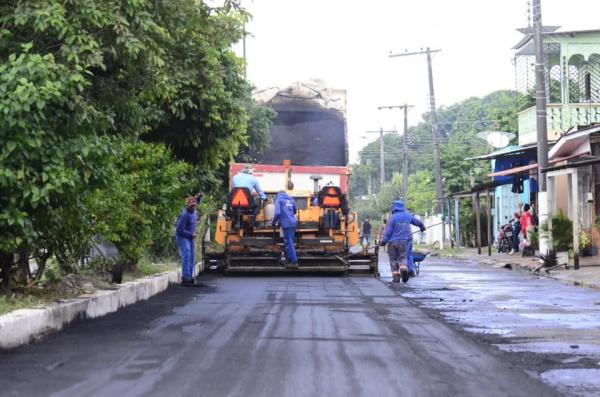 Maués recebe mais uma usina de asfalto e intensifica trabalho nas ruas, diz prefeito Maués recebe mais uma usina de asfalto e intensifica trabalho nas ruas, diz prefeito