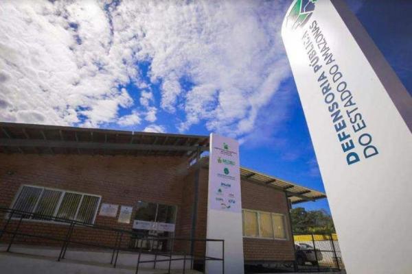 Com bolsa de R$ 2,1 mil, Defensoria lança seleção de residentes jurídicos no interior do AM Com bolsa de R$ 2,1 mil, Defensoria lança seleção de residentes jurídicos no interior do AM
