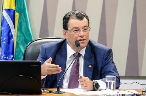 Braga assegura Câmaras para conservação de vacinas em 45 UBS de Manaus Braga assegura Câmaras para conservação de vacinas em 45 UBS de Manaus