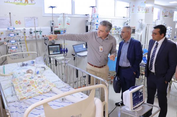 Wilson fecha, em SP, parceria para atender crianças com cardiopatia congênita do AM Wilson fecha, em SP, parceria para atender crianças com cardiopatia congênita do AM