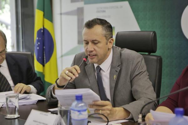 Bolsonaro decide demitir secretário de Cultura após discurso “nazista” Bolsonaro decide demitir secretário de Cultura após discurso “nazista”