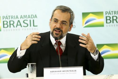 Weintraub nega a história brasileira e diz que ditadura não entra no Enem Weintraub nega a história brasileira e diz que ditadura não entra no Enem