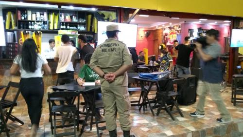 Bares, em Manaus, são lacrados em operação de combate à poluição sonora Bares, em Manaus, são lacrados em operação de combate à poluição sonora