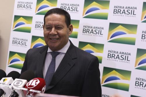 Governo publica decreto para contratar militares no serviço público Governo publica decreto para contratar militares no serviço público