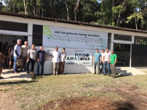 Comitiva do BNDES visita RDS do Uatumã para conhecer projetos apoiados pelo Fundo Amazônia Comitiva do BNDES visita RDS do Uatumã para conhecer projetos apoiados pelo Fundo Amazônia