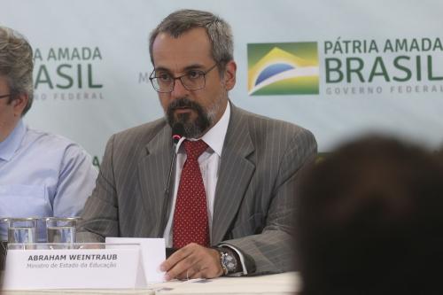 MPF pede à Justiça suspensão do Sisu, Prouni e Fies MPF pede à Justiça suspensão do Sisu, Prouni e Fies