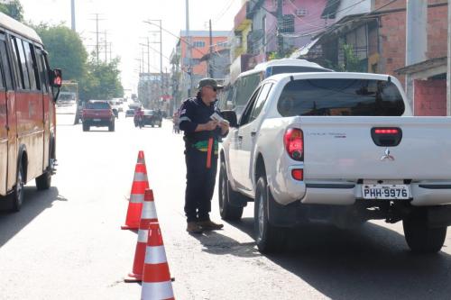 Lei Seca fiscaliza quase 1,8 mil veículos e flagra 45 motoristas alcoolizados em Manaus Lei Seca fiscaliza quase 1,8 mil veículos e flagra 45 motoristas alcoolizados em Manaus