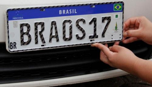 Placas com padrão do Mercosul entram em vigor hoje (31) em todo o país Placas com padrão do Mercosul entram em vigor hoje (31) em todo o país