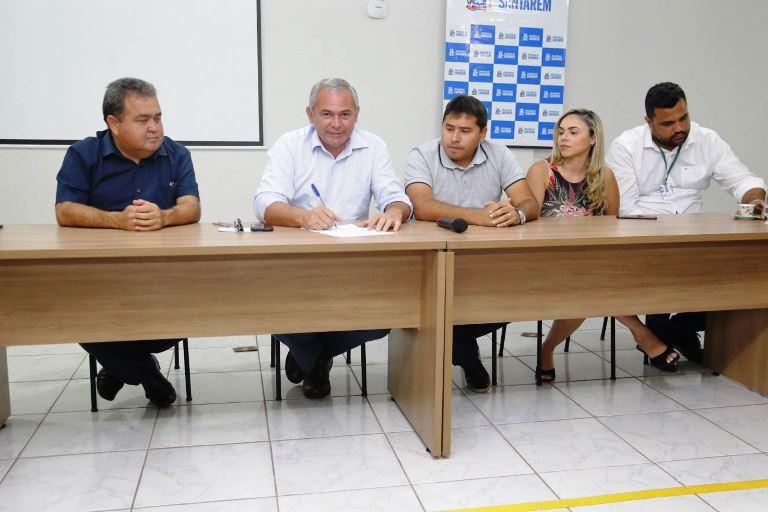Nélio assina Ordem de Serviço para adequação da sala de tomografia do Hospital de Santarém Nélio assina Ordem de Serviço para adequação da sala de tomografia do Hospital de Santarém