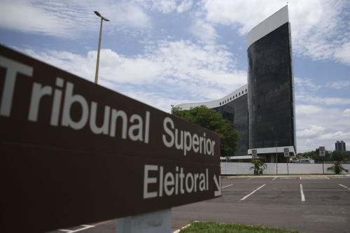 TSE aprova projetos de novas urnas, mas concorrentes recorrem TSE aprova projetos de novas urnas, mas concorrentes recorrem