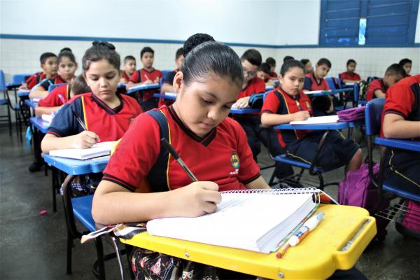 Mais de 240 mil alunos iniciaram as aulas nesta quarta-feira (5), em Manaus Mais de 240 mil alunos iniciaram as aulas nesta quarta-feira (5), em Manaus
