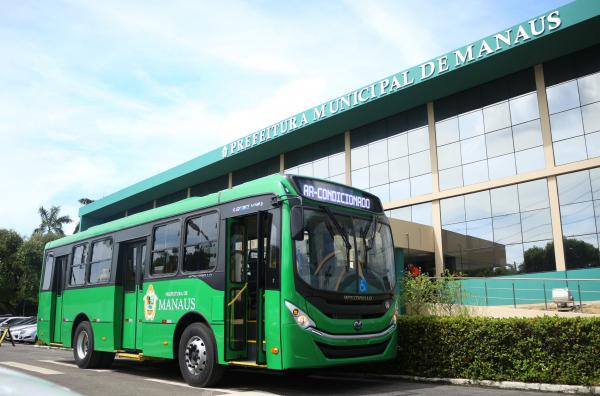 Prefeito de Manaus mantém em R$ 3,80 tarifa pública de ônibus Prefeito de Manaus mantém em R$ 3,80 tarifa pública de ônibus