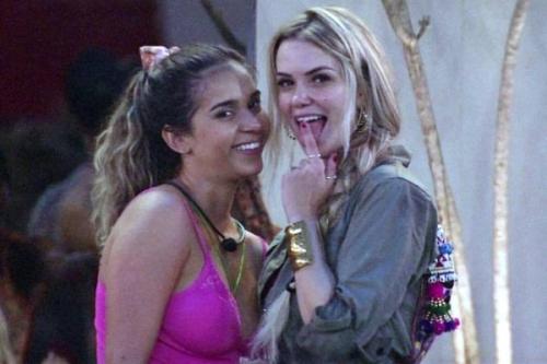 BBB 20: Gui e Gabi se beijam na festa do líder; Gizelly diz estar apaixonada por Marcela BBB 20: Gui e Gabi se beijam na festa do líder; Gizelly diz estar apaixonada por Marcela