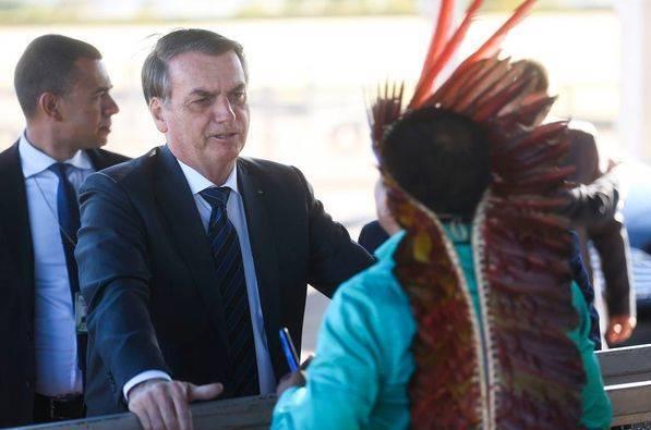 Após criar Secretaria da Amazônia, Bolsonaro decreta autorização de garimpo em terras indígenas Após criar Secretaria da Amazônia, Bolsonaro decreta autorização de garimpo em terras indígenas
