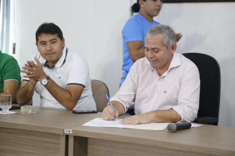 Nélio Aguiar anuncia R$ 3 milhões para construção de creches e escola em Santarém Nélio Aguiar anuncia R$ 3 milhões para construção de creches e escola em Santarém