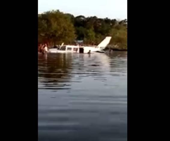Avião bimotor faz pouso forçado na região do rio Arapiuns, em Santarém Avião bimotor faz pouso forçado na região do rio Arapiuns, em Santarém