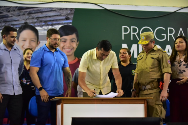 Na abertura do ‘Muda Manaus’, Wilson Lima anuncia convocação de 796 bombeiros médicos Na abertura do ‘Muda Manaus’, Wilson Lima anuncia convocação de 796 bombeiros médicos