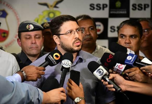Governo instala Gabinete de Crise para prevenir possíveis confrontos de facções no AM Governo instala Gabinete de Crise para prevenir possíveis confrontos de facções no AM