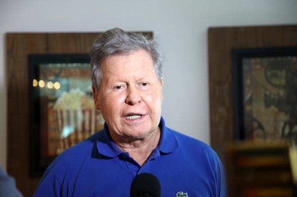 Arthur assina termo aditivo para renovação da frota de ônibus de Manaus Arthur assina termo aditivo para renovação da frota de ônibus de Manaus